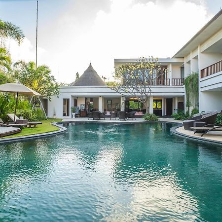 Villa Diana Bali 16 Bedrooms Seminyak  Bagian luar foto