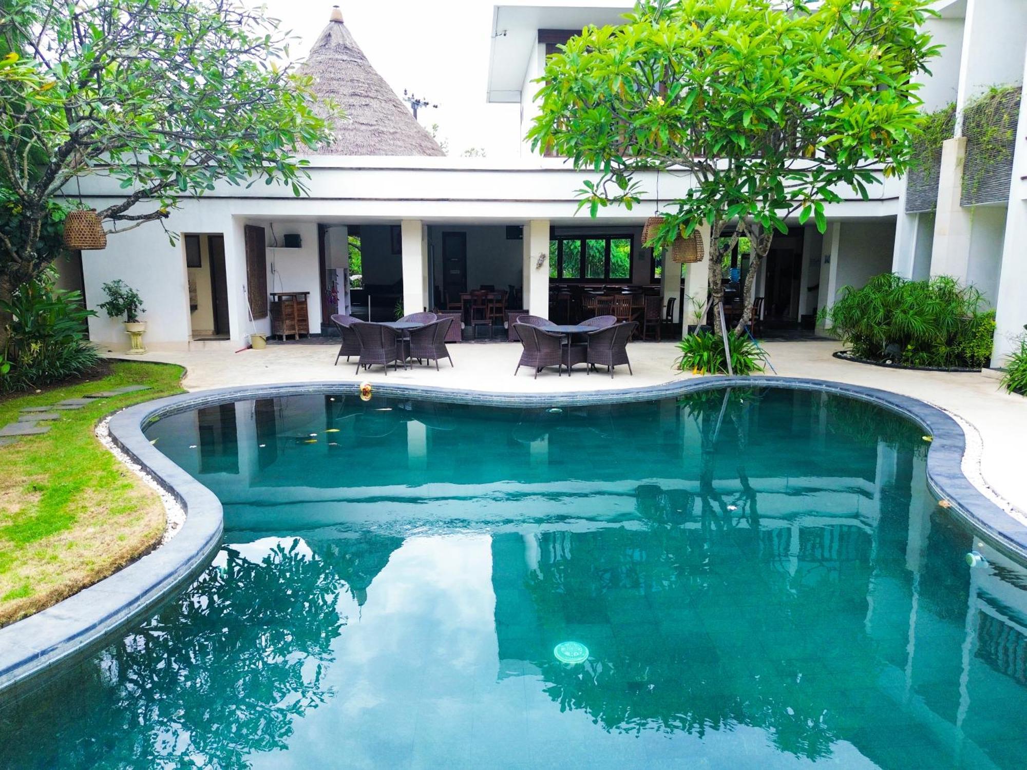 Villa Diana Bali 16 Bedrooms Seminyak  Bagian luar foto